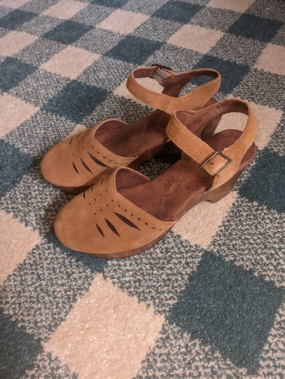 White Mountain Tan Suede Leather And Faux Wood Block Heel Size 8.5 - Picture 3 of 9